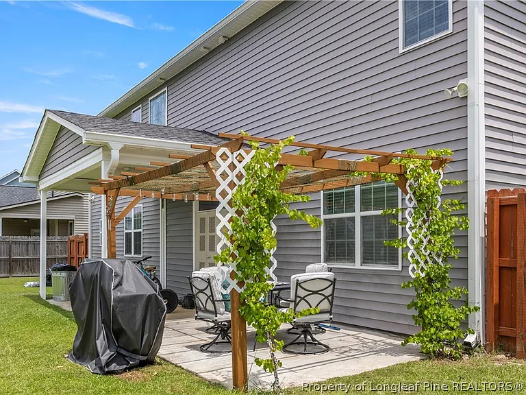 221 Fountain Grove Dr — Photo 26
