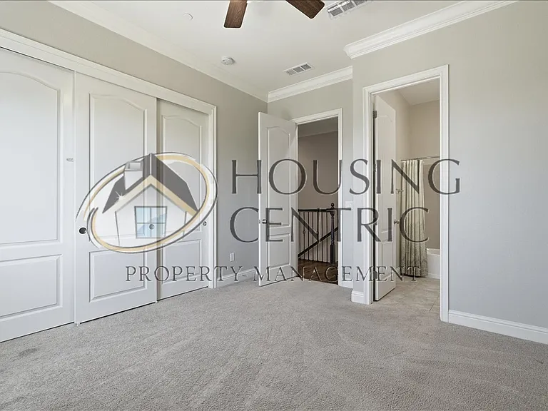 7242 Breaker Point Way — Photo 33