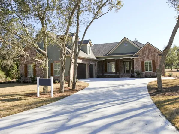 2938 Pga Blvd, Navarre, FL 32566