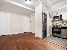 309 W 57th St
