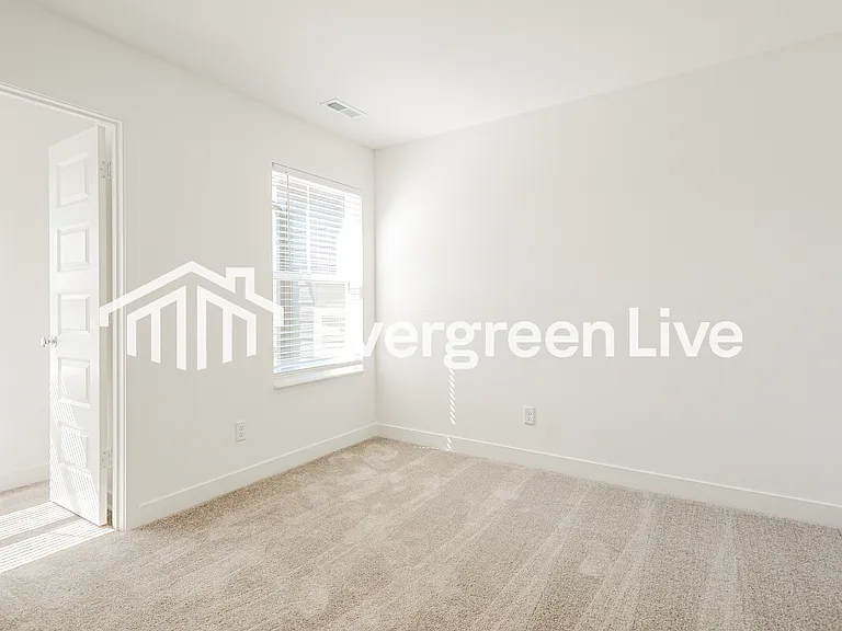 318 Simpson Rd — Photo 16