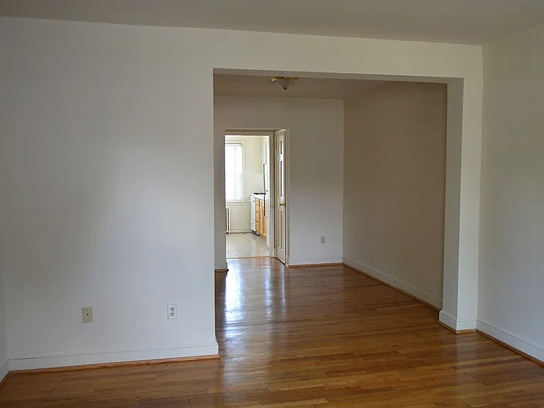 Burton Gardens Apartments — Photo 26