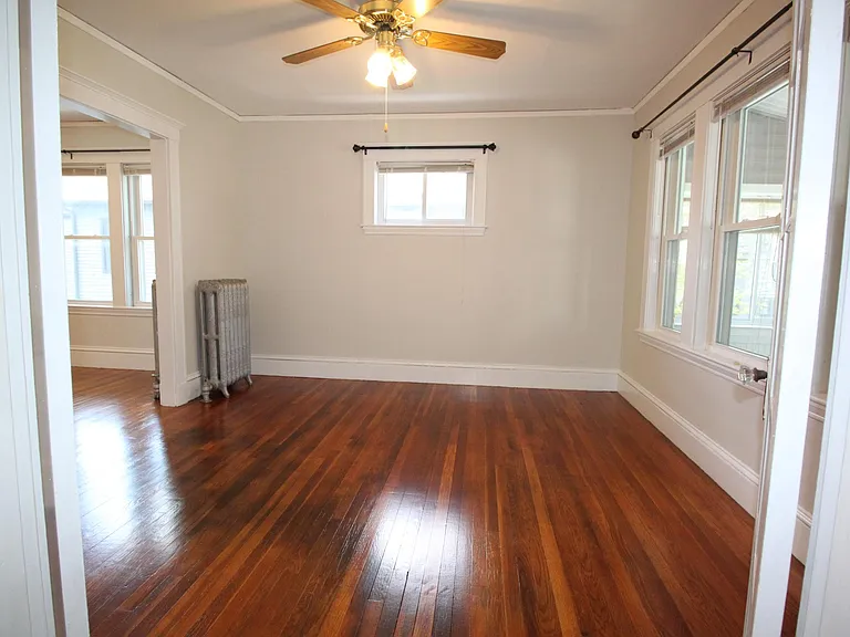 63 Foster St — Photo 5
