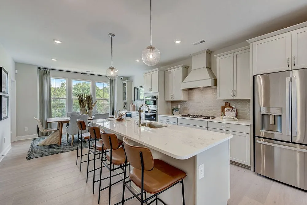546 Annie Lowery Way — Photo 1