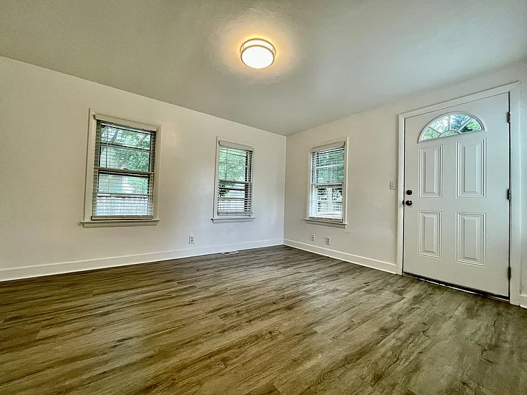 5621 Larry Ave — Photo 17