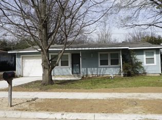 1207 E Inwood Dr, Arlington, TX 76010