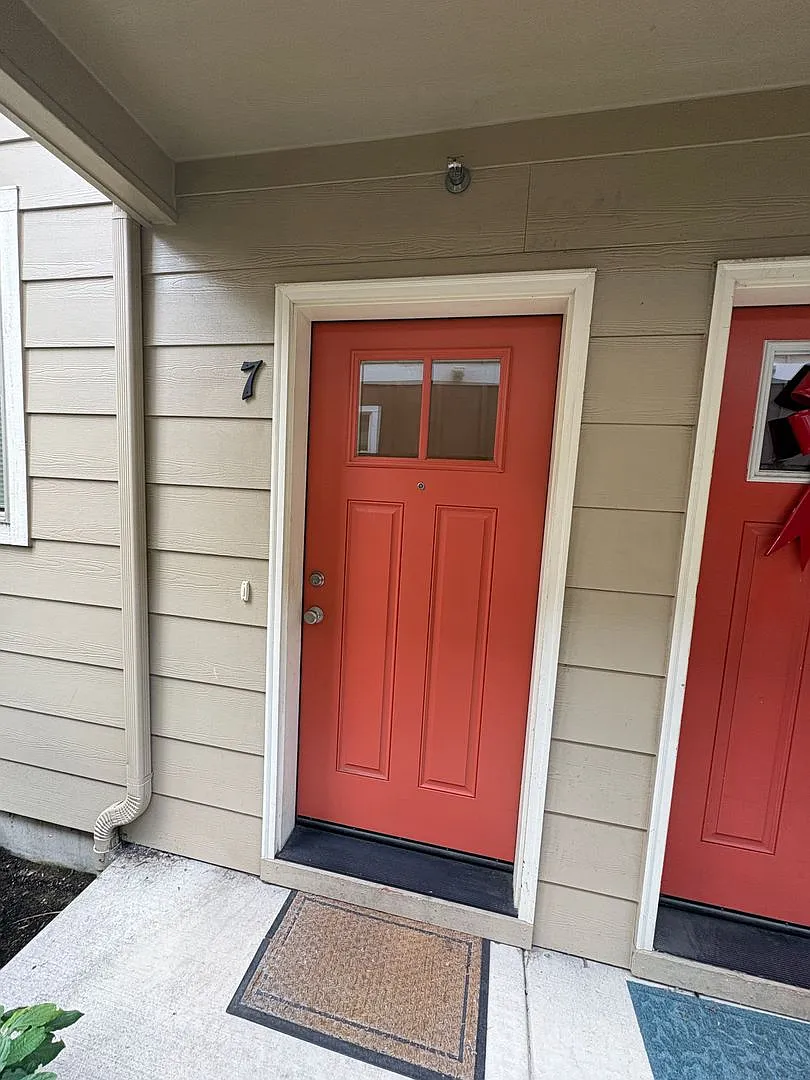 2 Bedroom 1 1/2 Bath Close to campus on 14th & Patterson — Photo 3