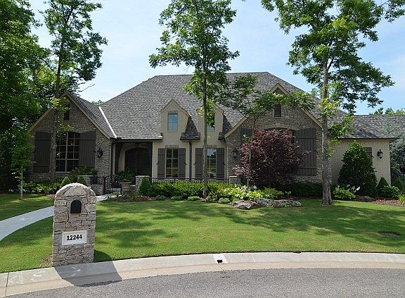 Charming Front Entrance Gate