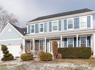 667 Mayfair Dr, Carol Stream, IL 60188