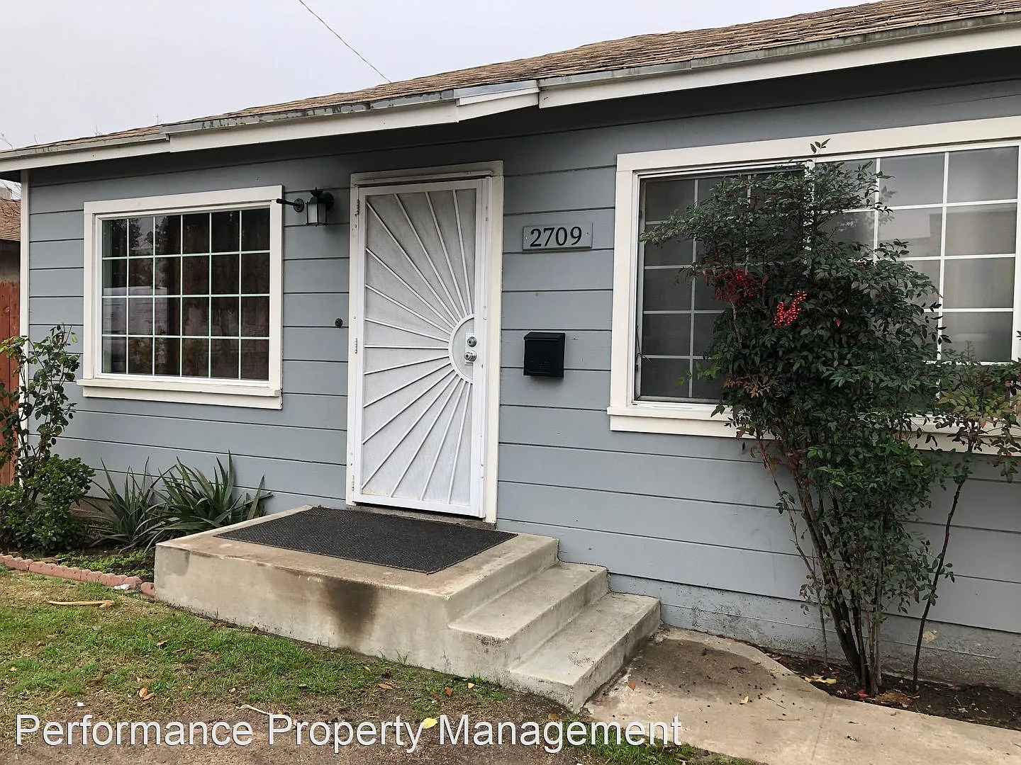 2709 Niles St photo 1