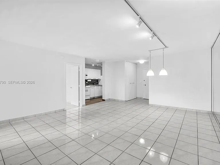 5313 Collins Ave #204 — Photo 7
