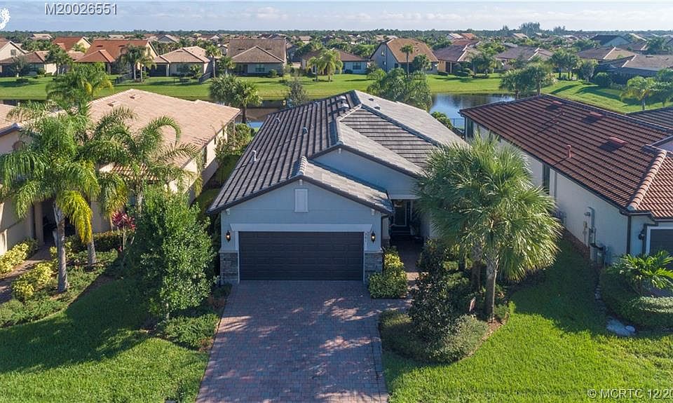 1st image of 561 SE Monet Dr