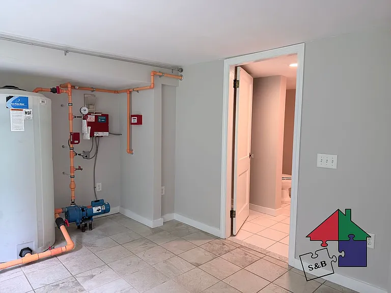 110 Northfield St — Photo 11