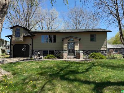1027 Rice Dr, Vermillion, SD, 57069