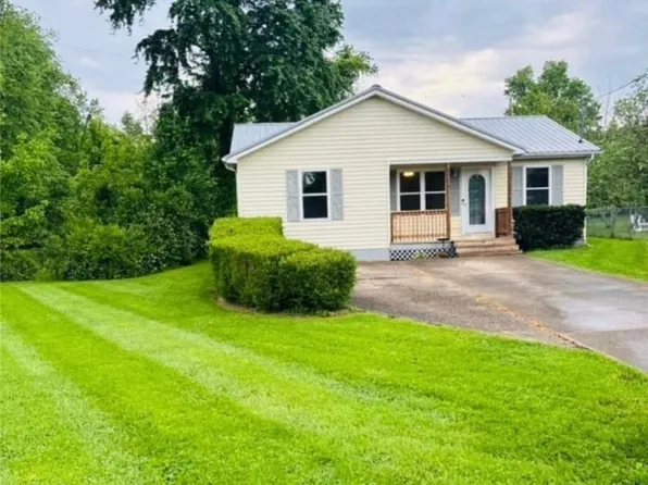 105 Millard St, Hurricane, WV 25526