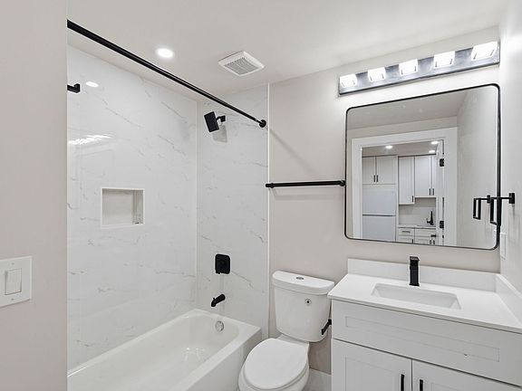 5th image of 727 16th St NE #2