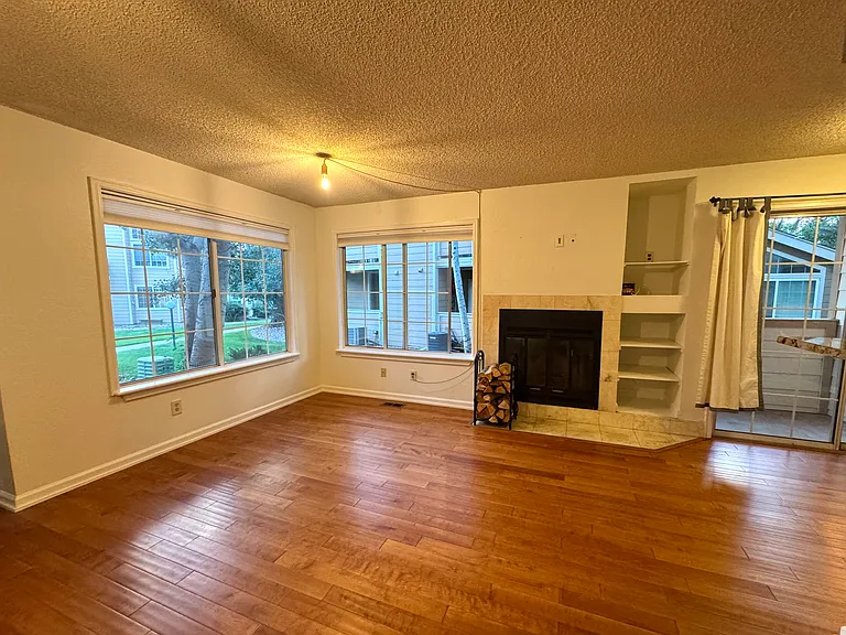 6048 Gunbarrel Ave — Photo 7