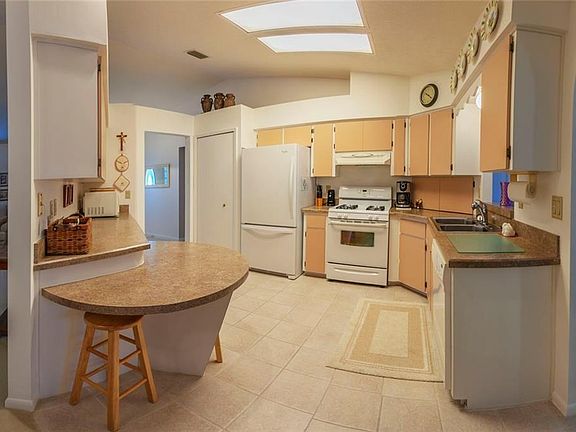 5th image of 1020 Dundee Cir