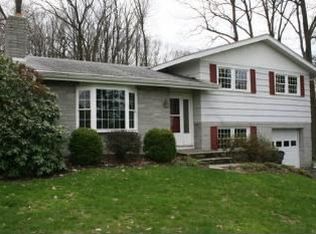 220 Clearfield Rd, New Providence, PA 17560