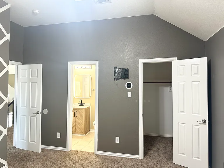 806 Cascades Dr — Photo 36