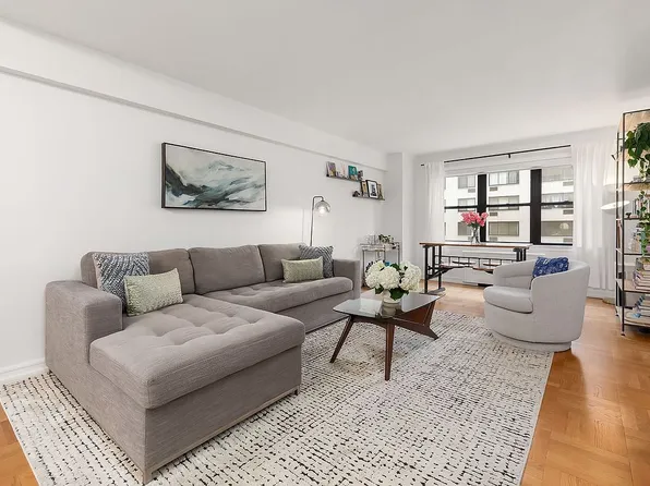 301 E 48th St APT 6G, New York, NY 10017
