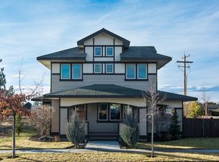 1470 NW Hemlock Ave, Redmond, OR 97756