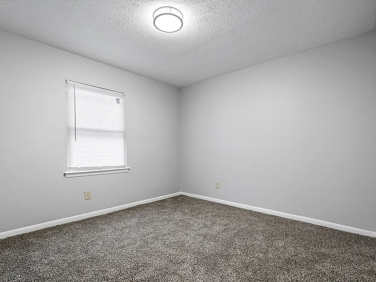 Riverview Apartments — Photo 7
