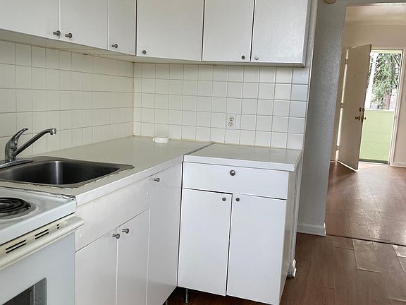 3rd image of 4001 112th St SW #1
