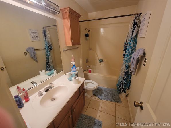 tulsa-oklahoma-440335500 picture