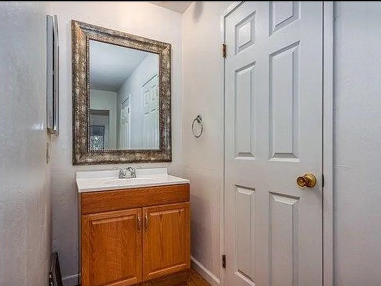 101 Kinross Dr #4 — Photo 10