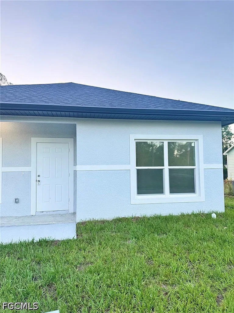 2 bed, 2.0 bath, 833 sqft, $1,600 — Photo 2