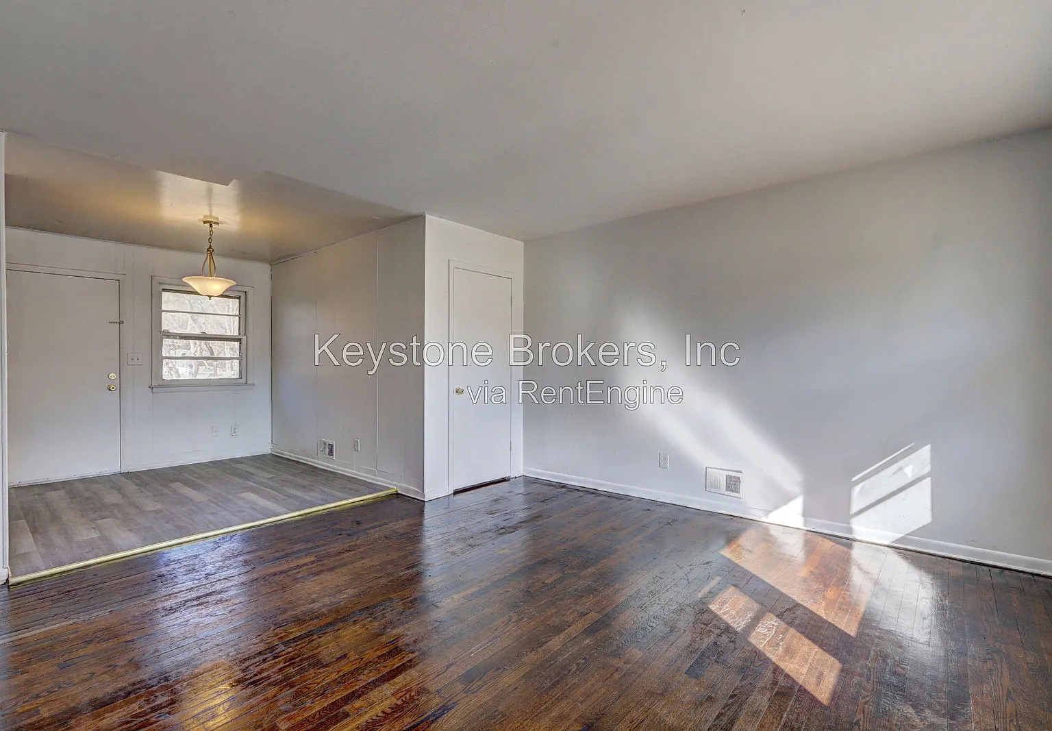 3 bed, 1.0 bath, 1000 sqft, $1,250 — Photo 3