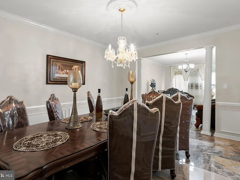 7202 Exbury Ct — Photo 9