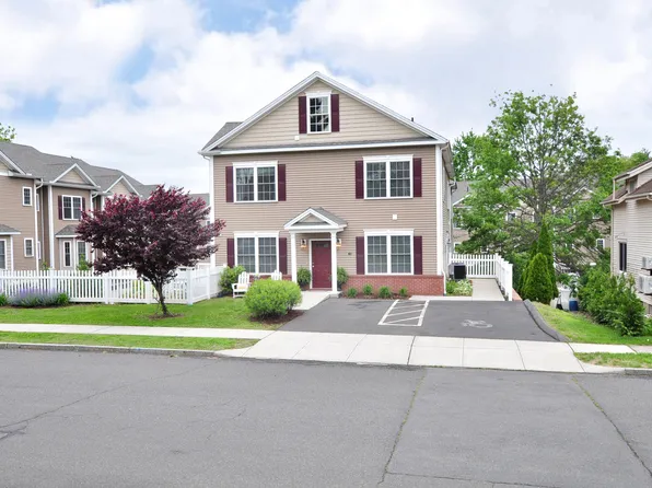 35 Ringgold Street #401, West Hartford, CT 06119