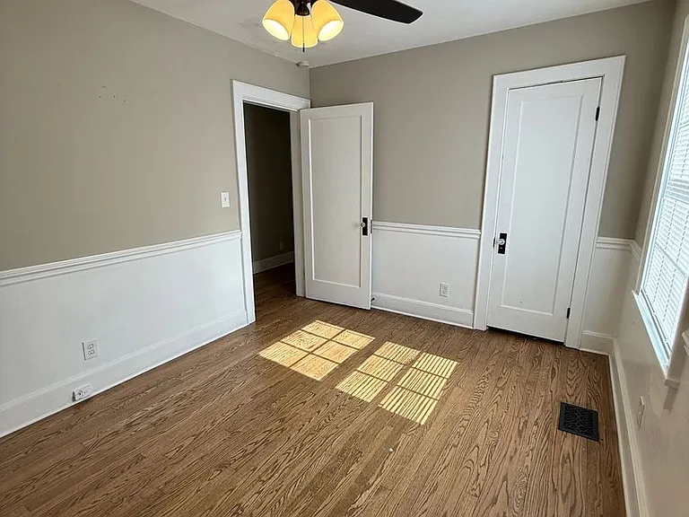 287 E Eastland St — Photo 14