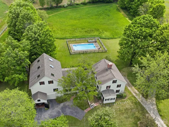 5 Old Manchester Road, Amherst, NH 03031