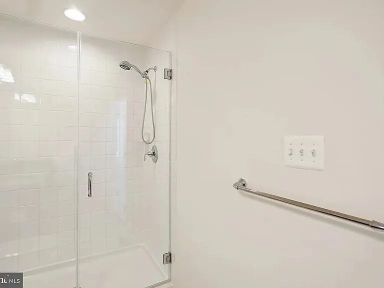 18320 Woodhouse Ln — Photo 27