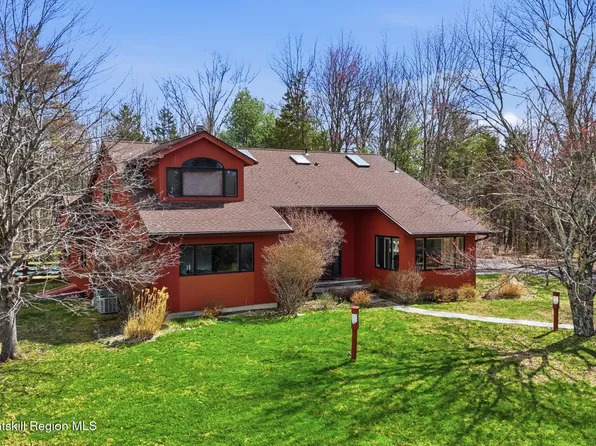 6 Tall Pines Road, New Paltz, NY 12561