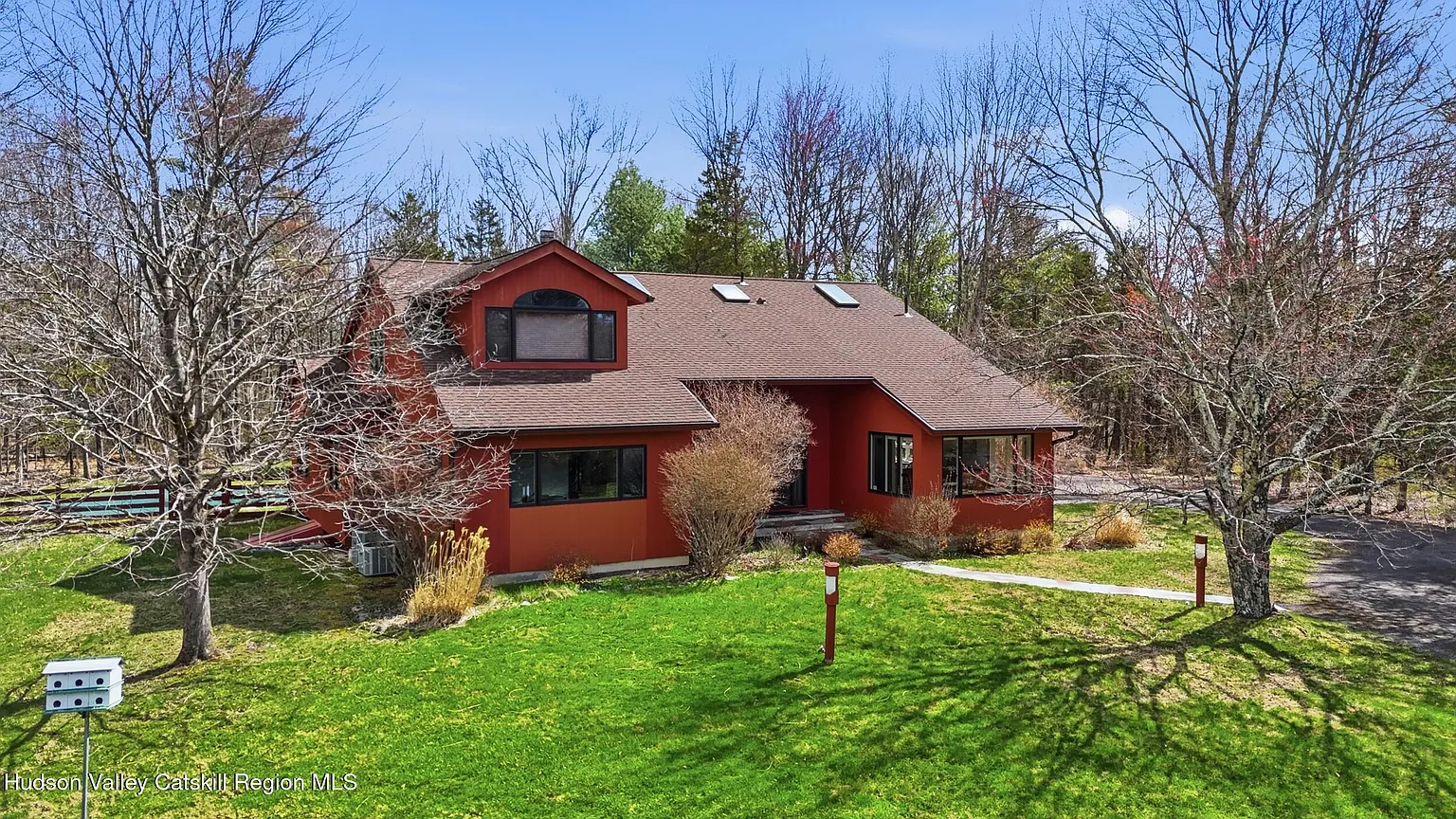 6 Tall Pines Road photo 1