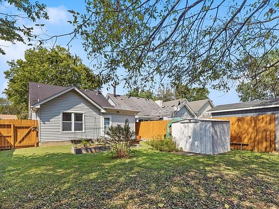 2nd image of 623 Brentmeadow Cir