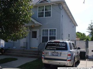23 Derby Ct, Staten Island, NY 10302
