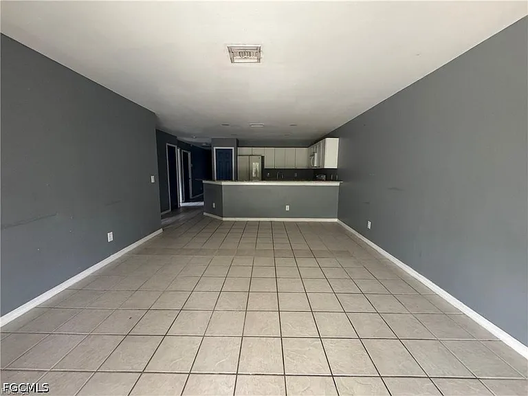 851 Eisenhower Blvd — Photo 2