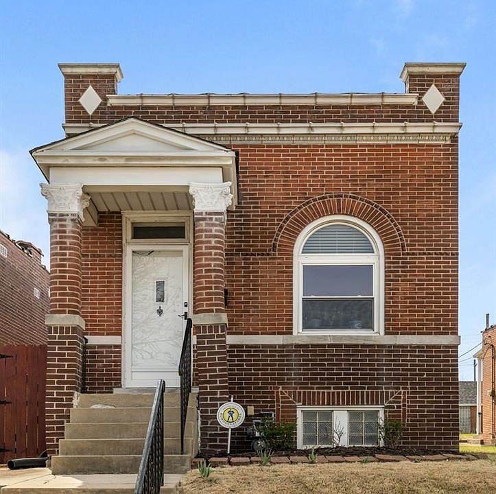 1st image of 5252 Botanical Ave