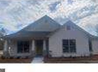 403 Country Walk Cir, Brunswick, GA 31525