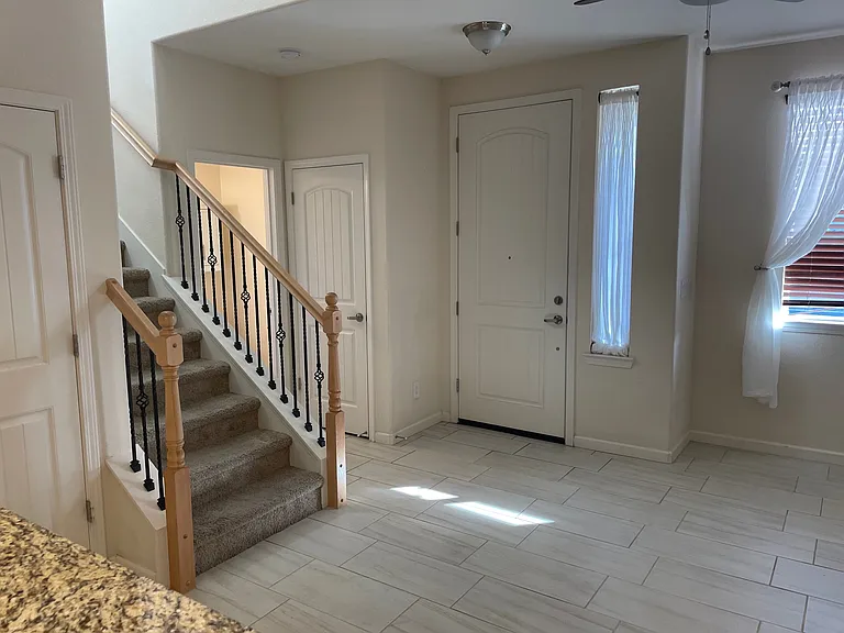 1009 Arbor Rd — Photo 9