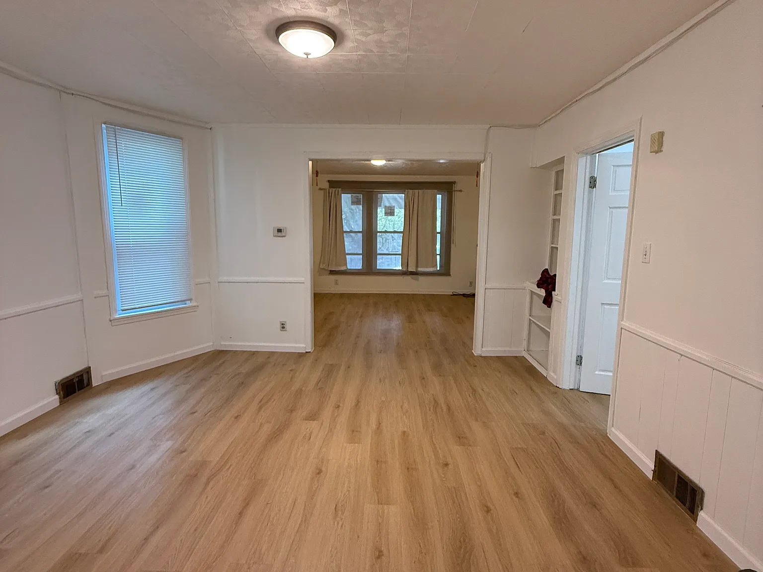 2 bed, 1000 sqft, $1,400 — Photo 2