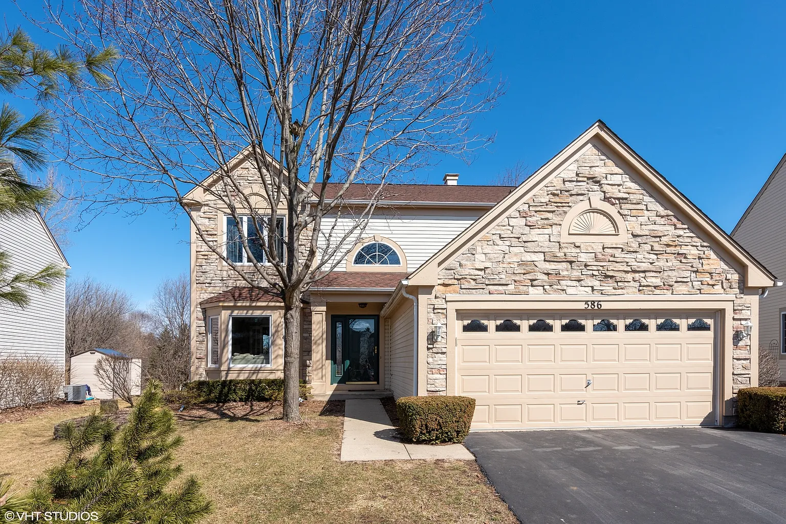 586 Ivory Ln photo 1