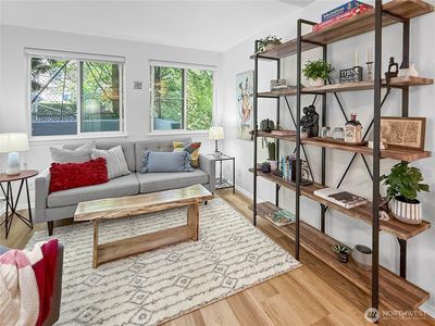 300 10th Avenue #B-105, Seattle, WA, 98122