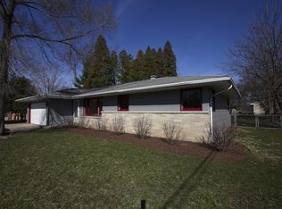 1964 Schell Dr, Rockford, IL 61109