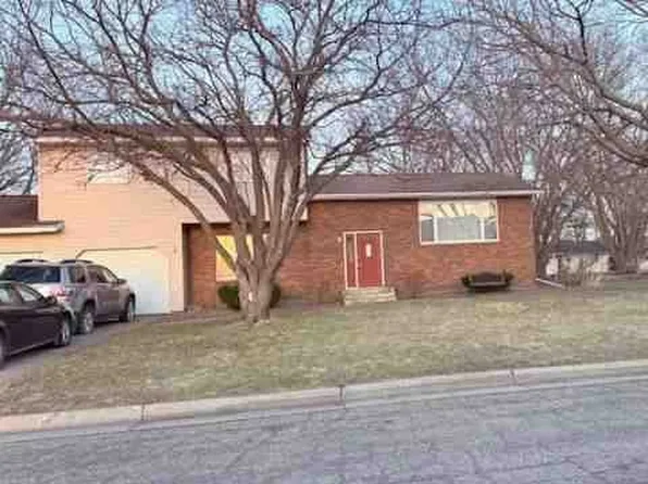 802 1st Ave SW, Fairfax, MN 55332